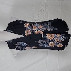 Beacon (Stitchfix) Alicia V Neck Pleat Front Sleeveless Blouse, Exc. Used Cond.